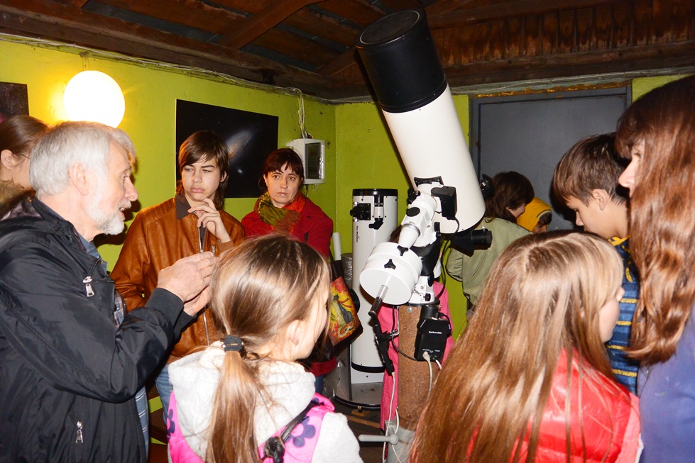 Школярі у обсерваторії на екскурсії від ЛакіБукс
