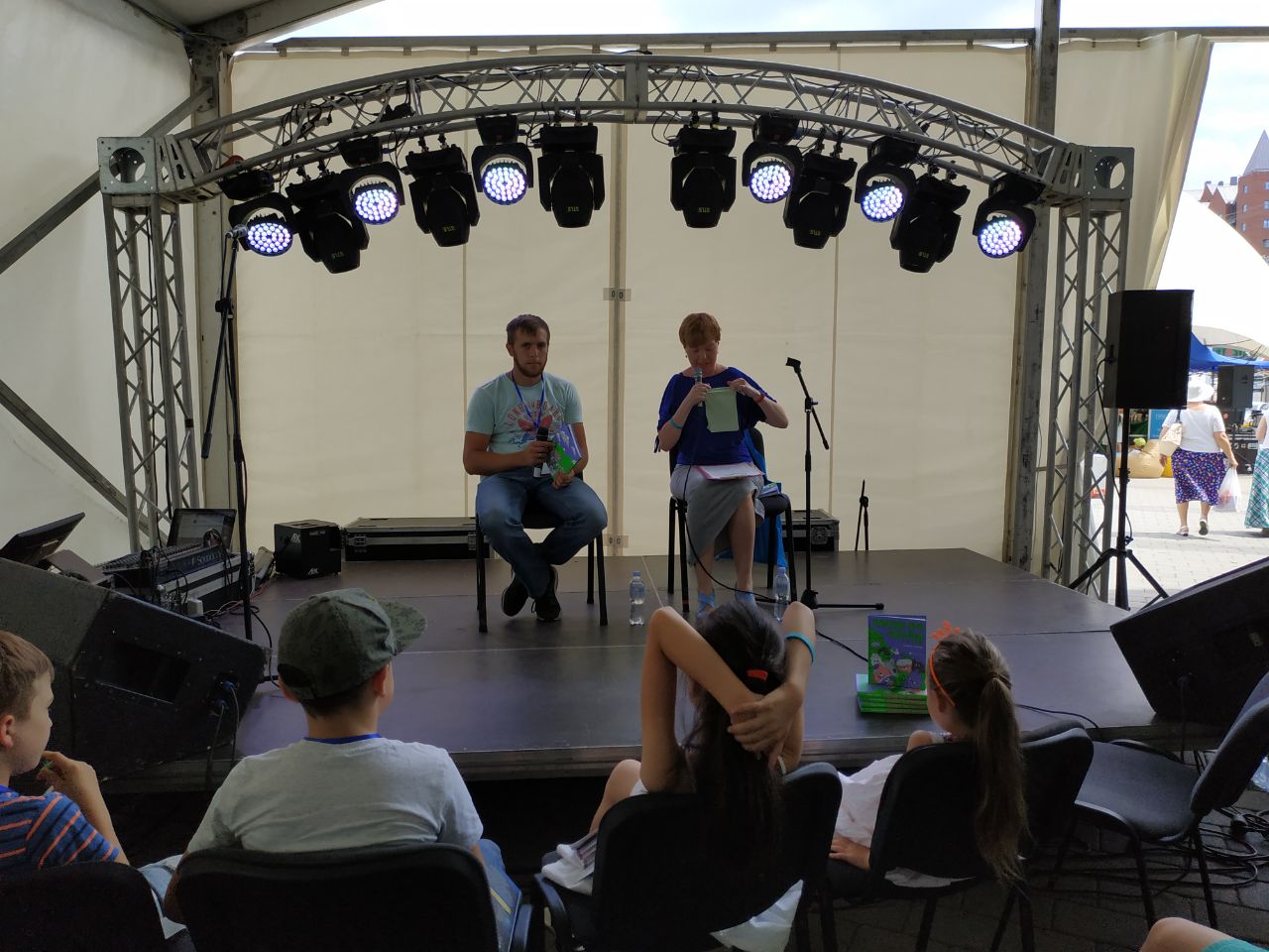 "Книжка про сміття" презентували у Дніпрі на міжнародному книжковому фестивалі BookSpace.