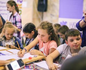 LuckyBooks together with the BaraBooka Internet portal held two workshops on sketching (fast drawing) and book illustrations at the Children’s Forum in Lviv